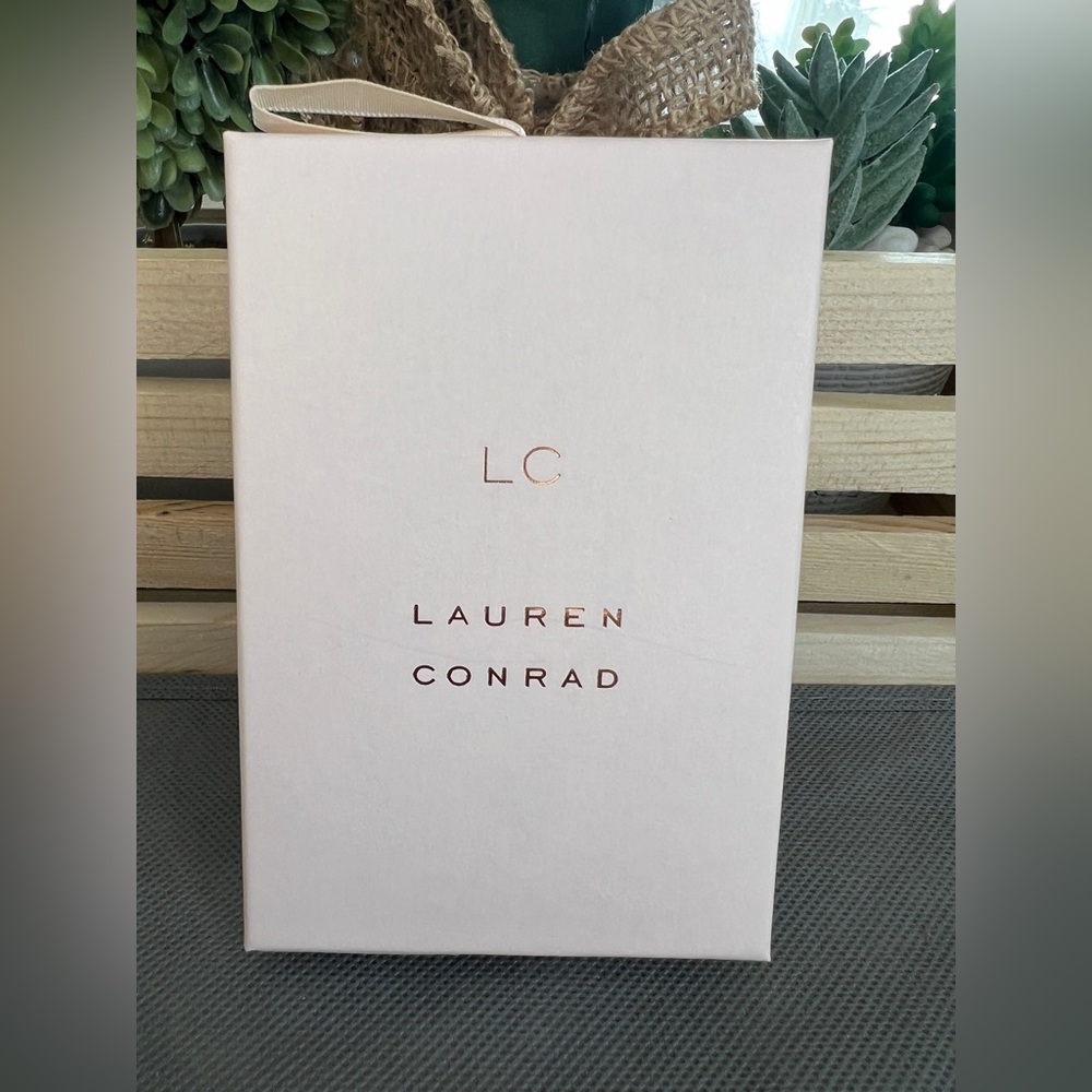 LC Lauren Conrad Gold Rose Engraved Necklace Earrings Set - Picture 3 of 3